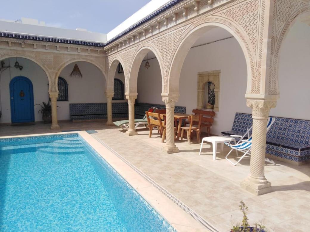 Maison Typiques Houmt El Souk Exterior foto